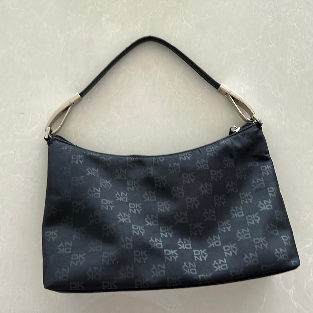 DKNY should bag